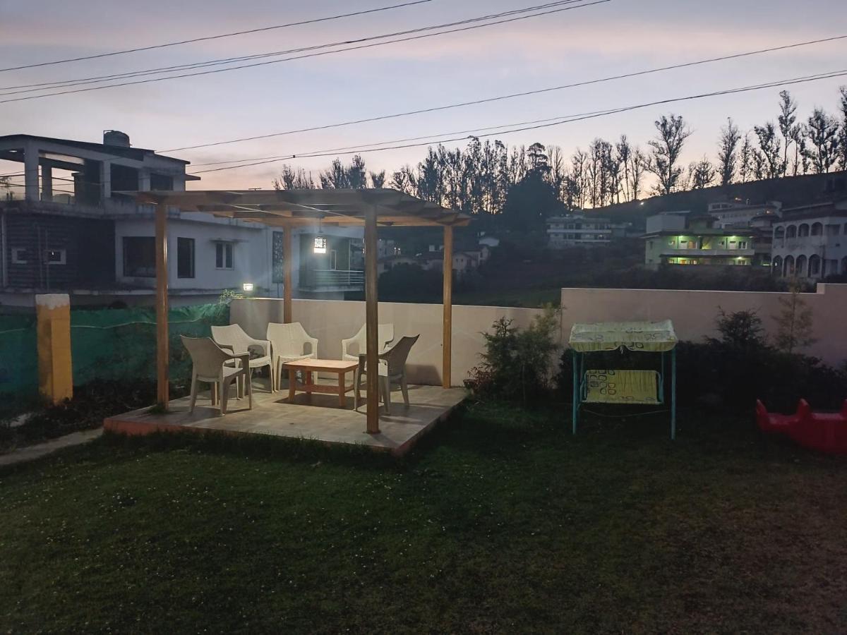 Rose Garden Enclave For Families & Executives Bed & Breakfast Udagamandalam Exterior photo